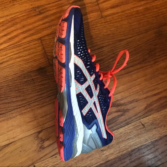 ASICS - Picture 2 of 5